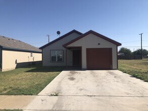 Building Photo - Great House