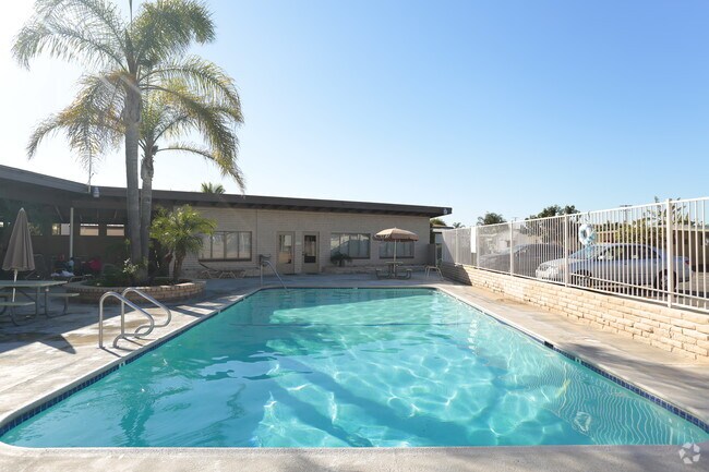 Building Photo - Rancho del Sol