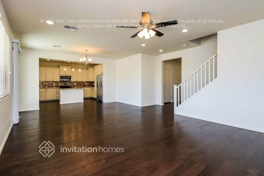 Building Photo - 3361 N Los Alamos