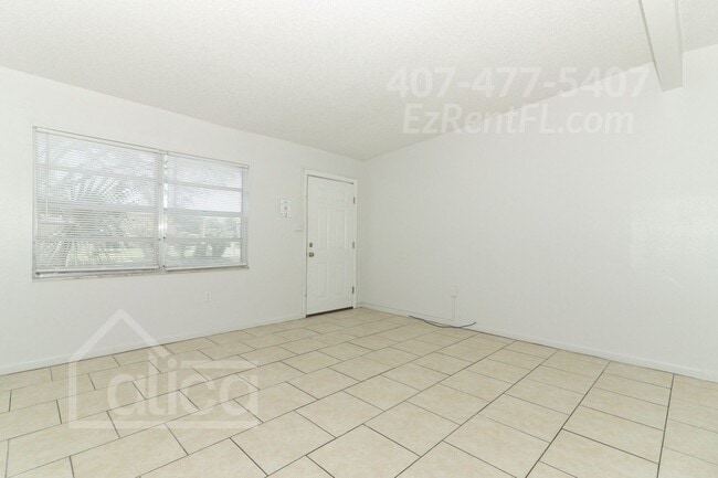 Building Photo - Completely Remodeled 3/1 in Orlando with C...