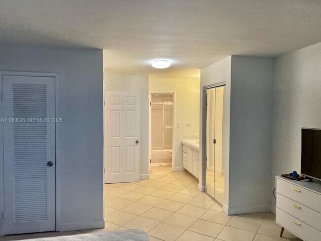 Building Photo - 7135 Collins Ave