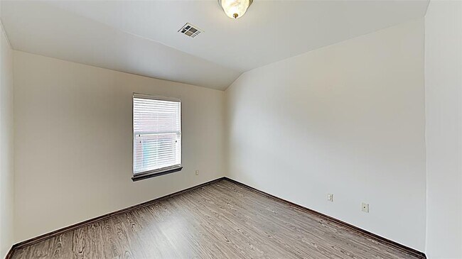 Building Photo - 1722 W Palm Pl