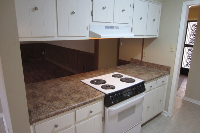Building Photo - Lamesa7161