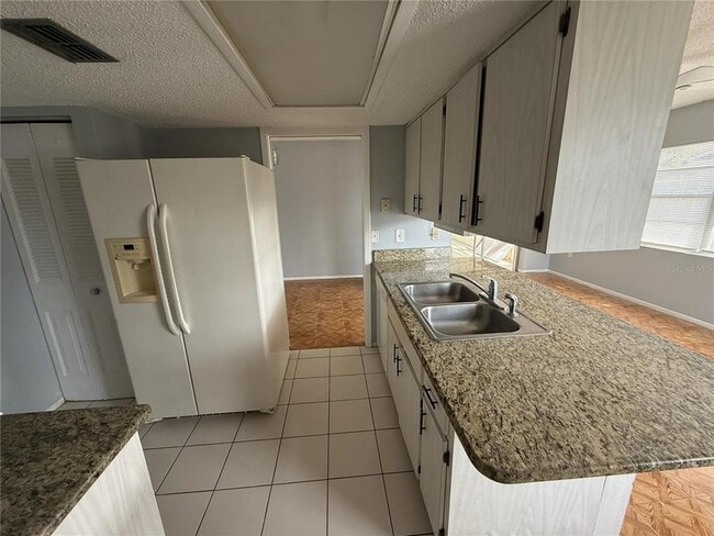 Building Photo - 5048 Lillilea Ln