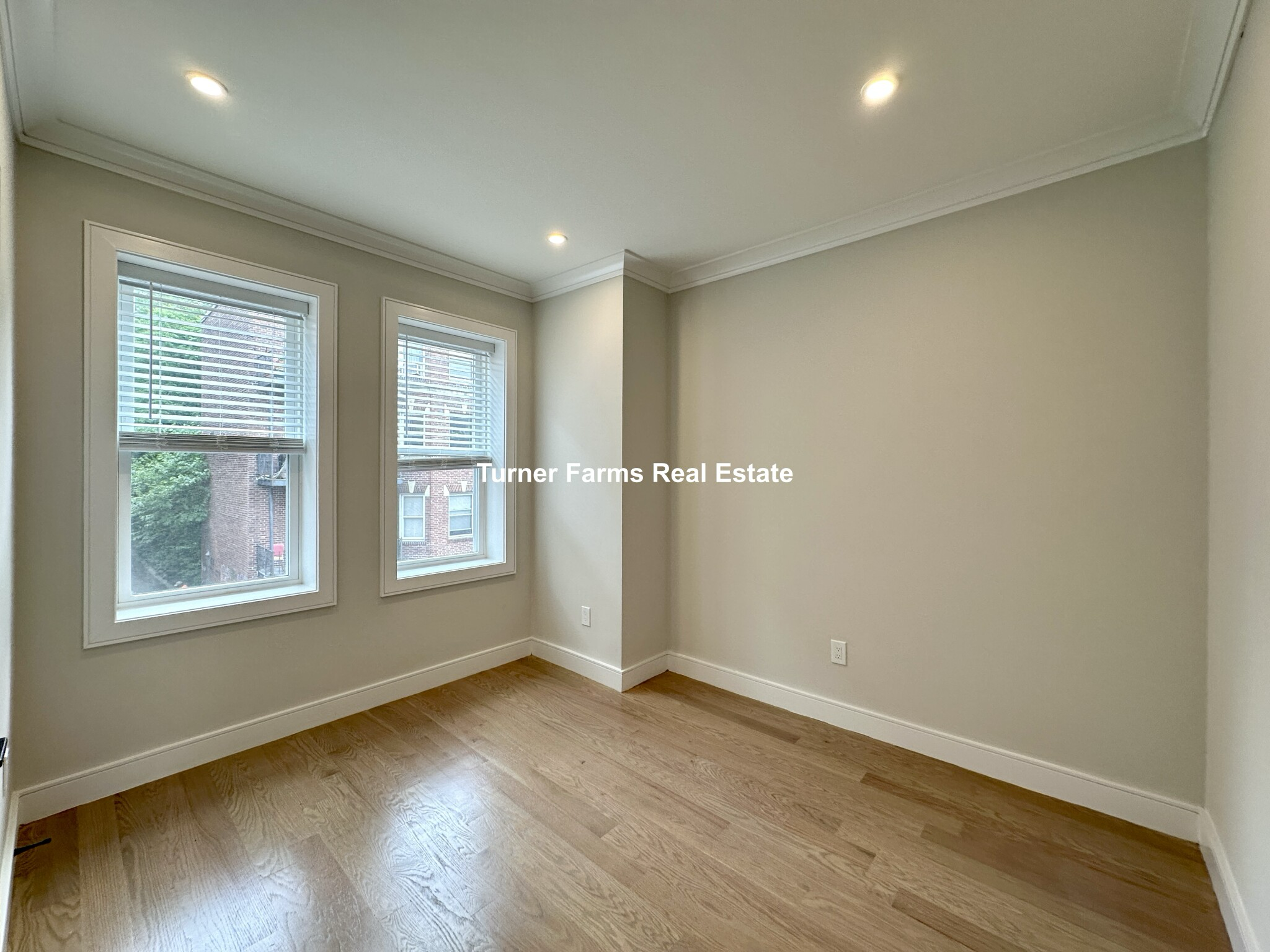 Building Photo - 162 Allston St