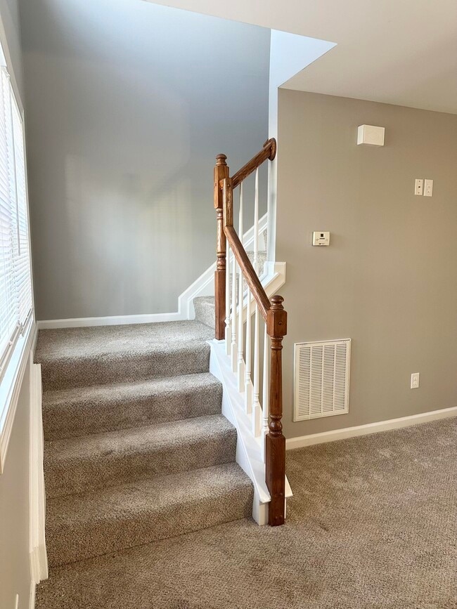 Building Photo - 2512 Rockaway Pl