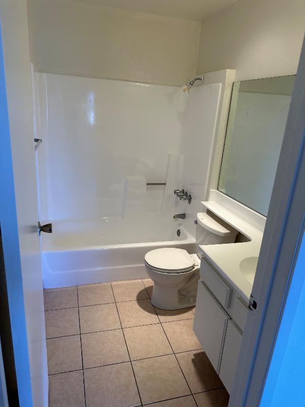 Building Photo - 919 E Windsor Rd