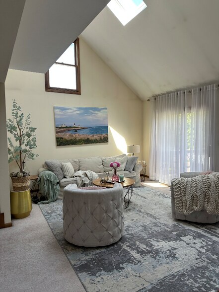 Building Photo - 23 Sprucebrook Trail