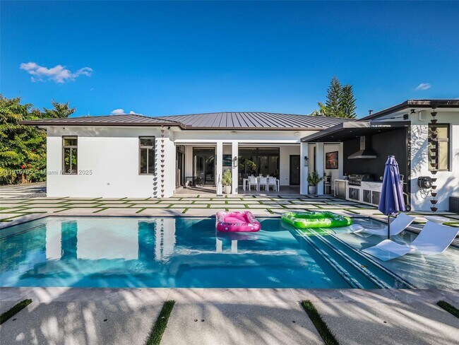 Building Photo - 250 NW 129th Ave