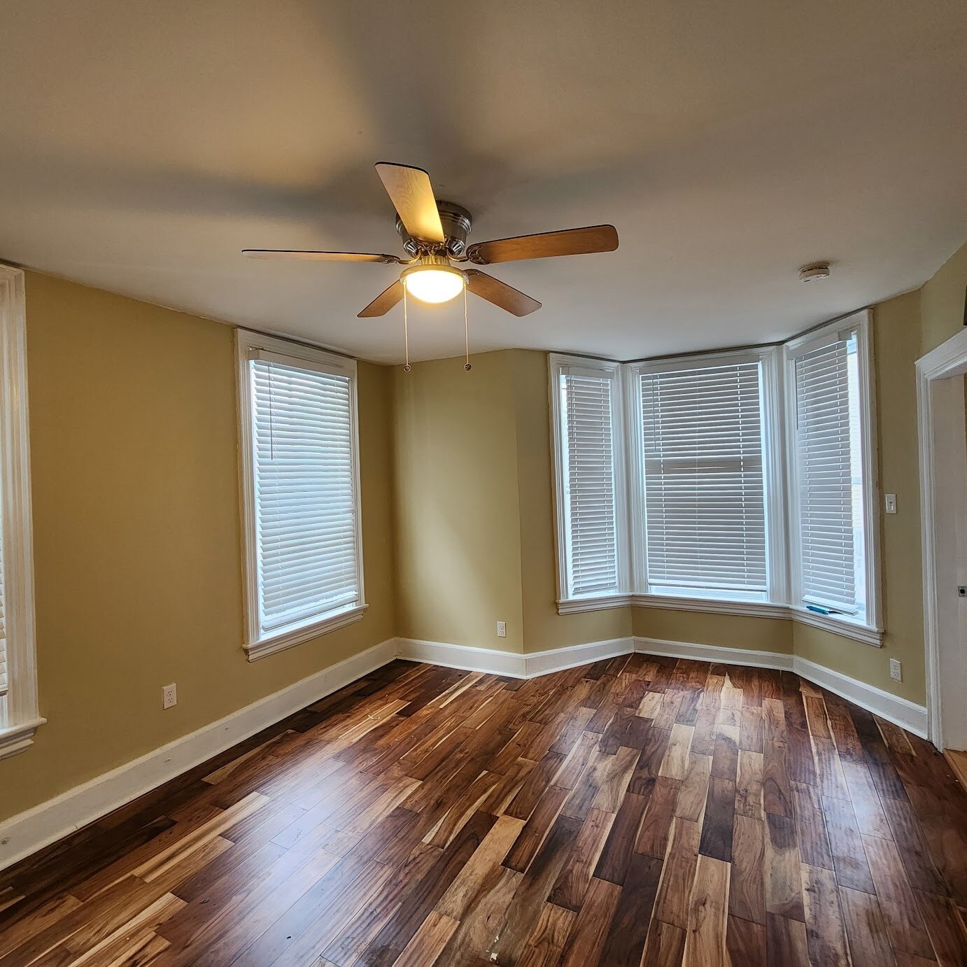 Building Photo - 11 Cady St