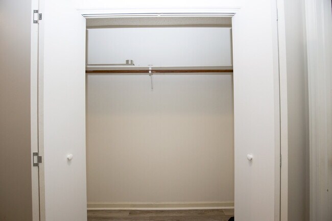 Building Photo - 50 Surry Cir N