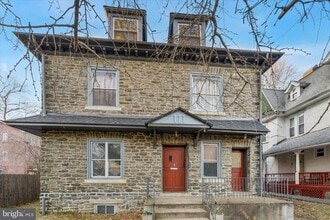 Building Photo - 111 E Gorgas Ln