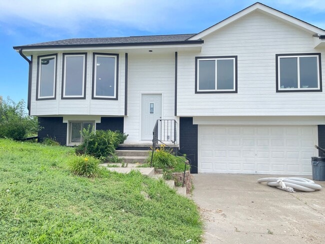 Building Photo - Move-in special offer!!! Newly rebuilt hou...