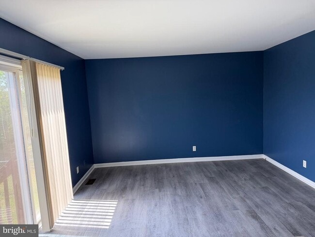 Building Photo - 132 Riverview Ave