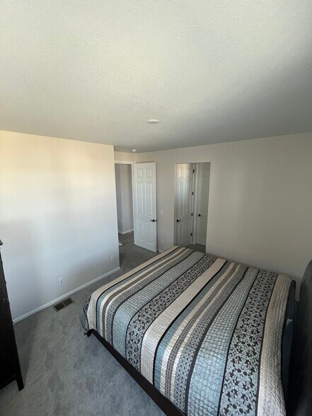 Bedroom - 8916 Snake River St