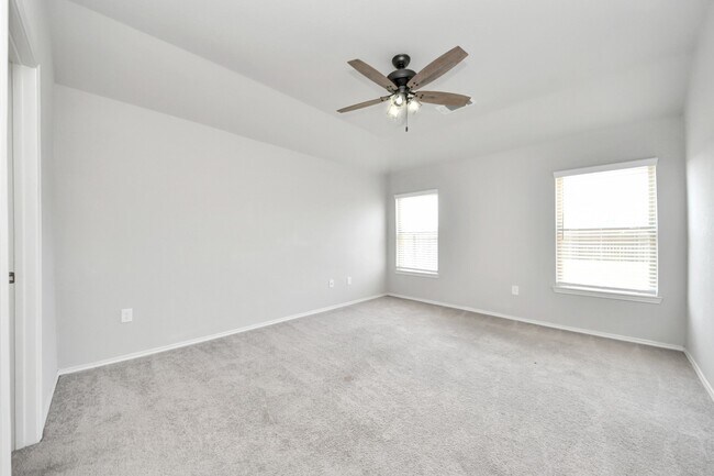 Building Photo - 20730 Southern Wds Blvd
