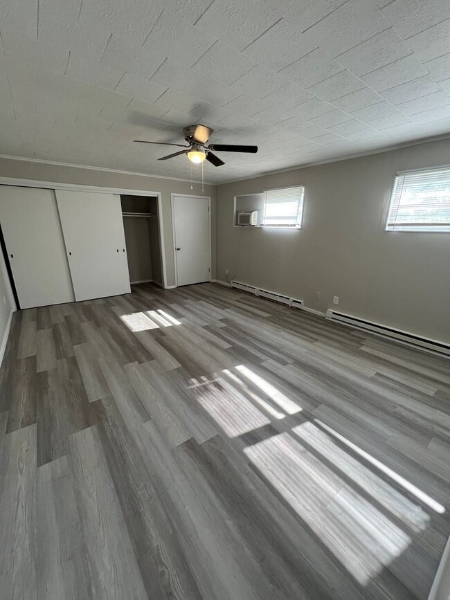Building Photo - Completely Updated 3 Bedroom 2 Full Bath