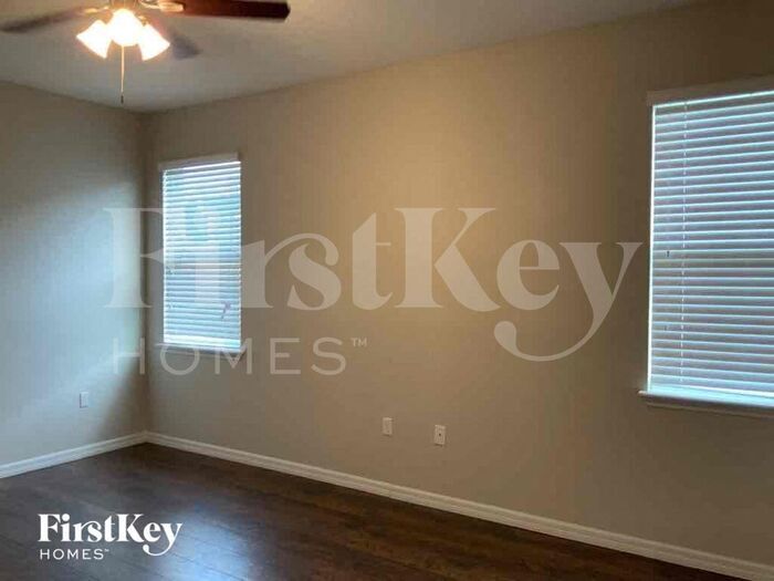 Building Photo - 1746 Sereno Dr