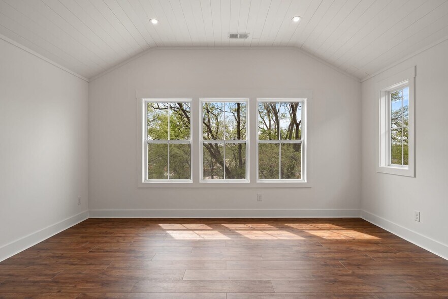 Building Photo - 151 Fain St