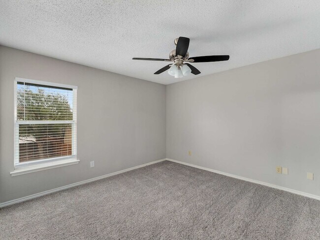 Building Photo - 7010 Graham Dr