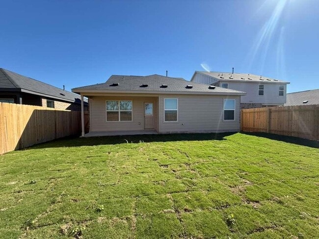 Building Photo - 569 Sormonne Lp