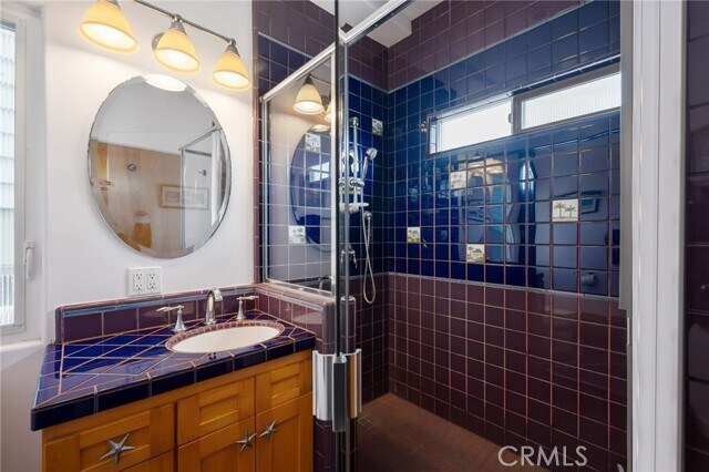 Building Photo - 310 30th St