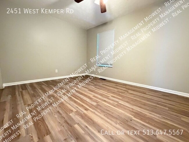 Building Photo - 2451 W Kemper Rd
