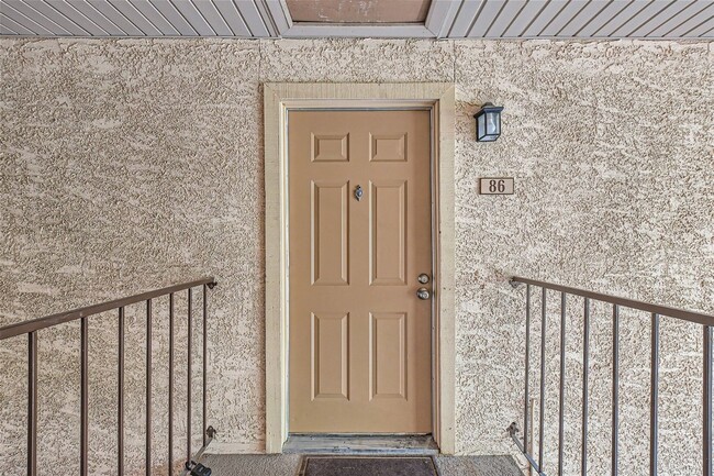Building Photo - QUALITY DESIGNER Remodeled Condo in a Guar...