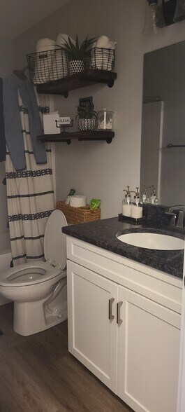 Building Photo - 151 Sunburst Villa Dr