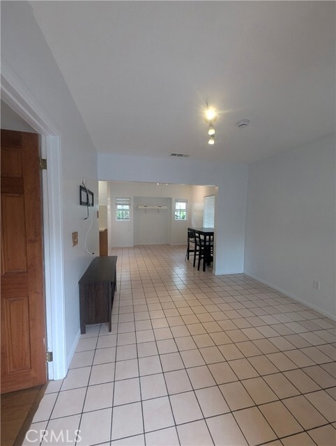 Building Photo - 1447 W 37th Pl