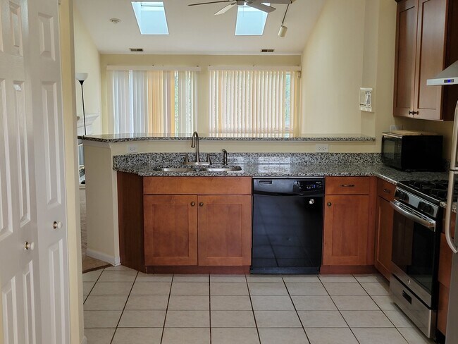 Building Photo - 3073 Kentshire Cir