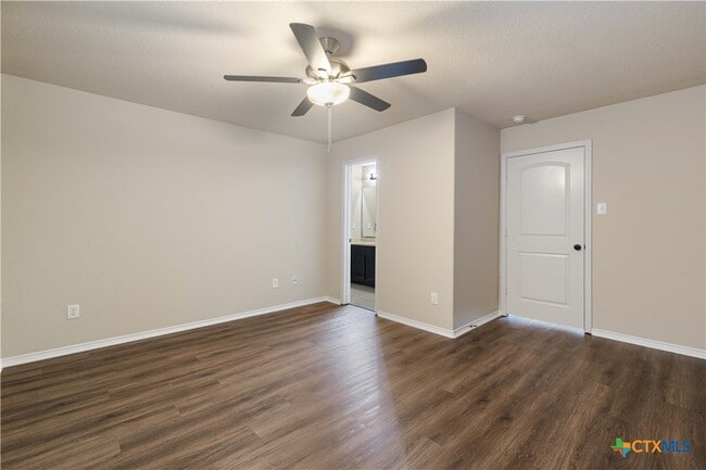 Building Photo - 290 Rosalie Dr