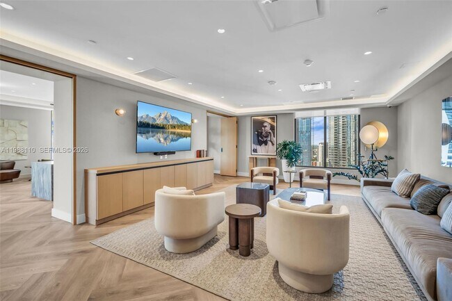 Building Photo - 121 NE 5th St