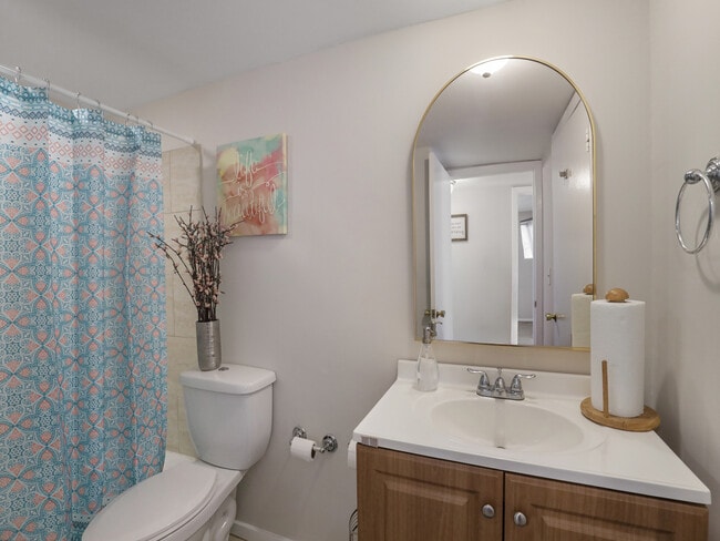 Building Photo - 6586 Poplar Woods Cir S