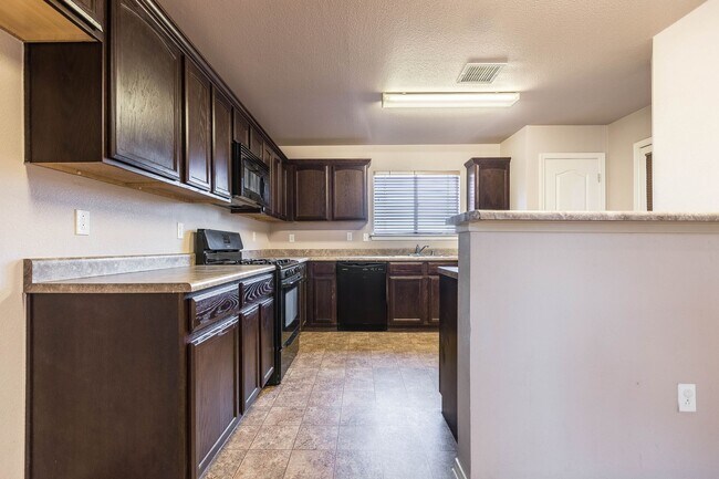 Building Photo - Lovely 3 bedroom 2 bath located in East El Paso!!