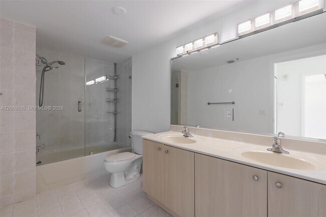 Building Photo - 2400 SW 27th Ave