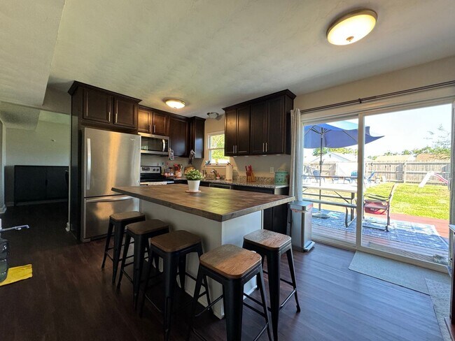 Building Photo - 3104 Guenevere Dr