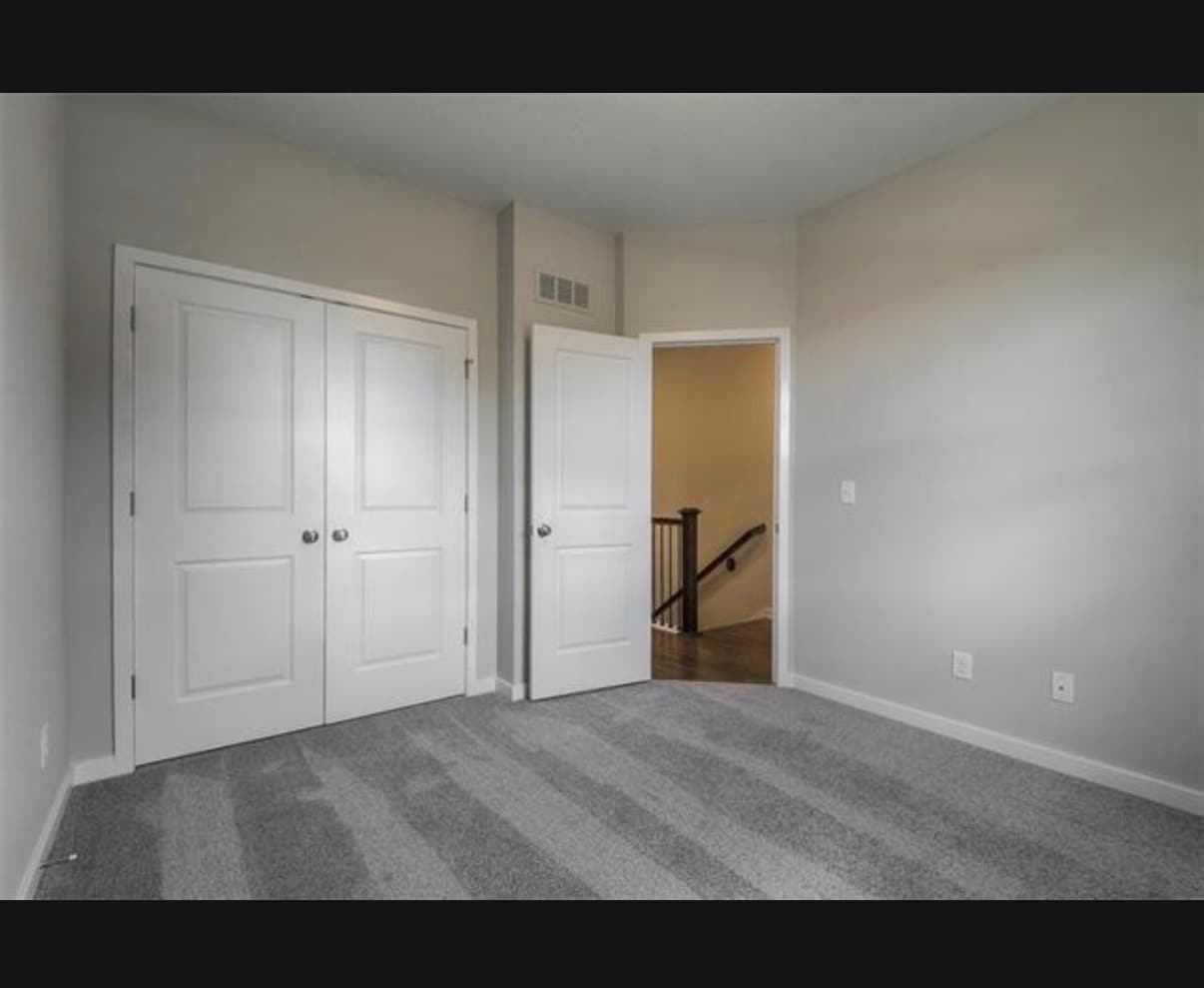 Building Photo - 12906 W 93rd St