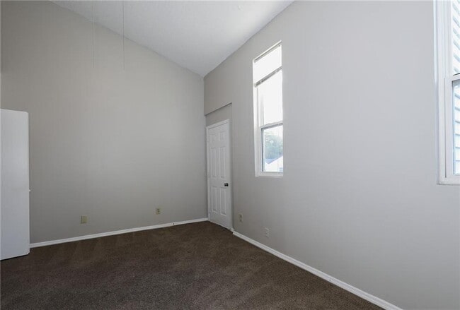 Building Photo - 3795 London Dr