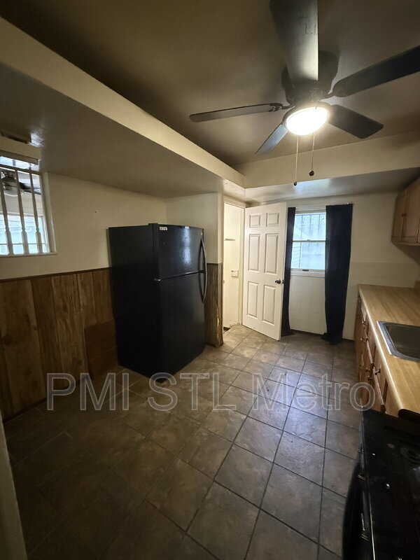 Building Photo - 10816 Spring Garden Dr