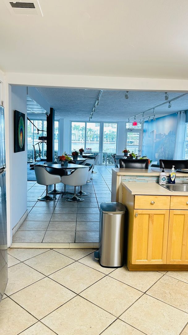 Building Photo - Stunning Waterfront One-Bedroom Apartment with Spectacular Views!