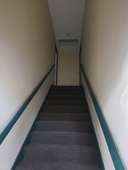 Entry up - 7911 236th St SW