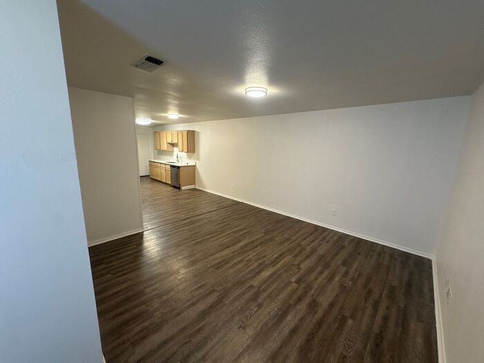 Building Photo - 2806 James Rd