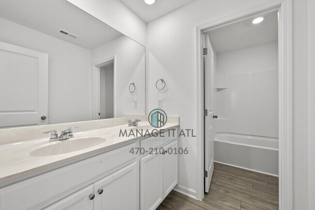 Building Photo - Brand New 5 Bedroom Home with a Master Bed...