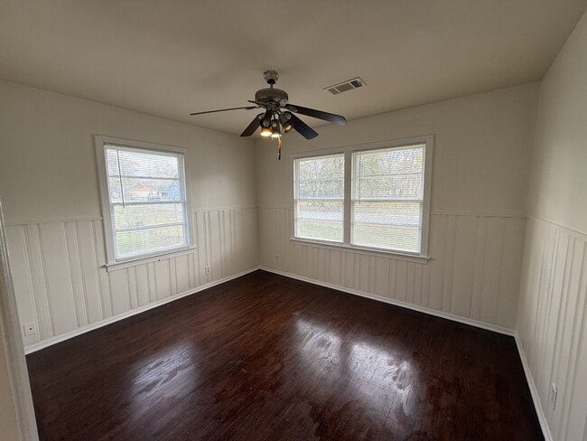 Building Photo - 4010 Harding Dr