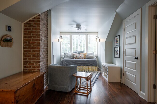 Building Photo - 290 Milledge Cir