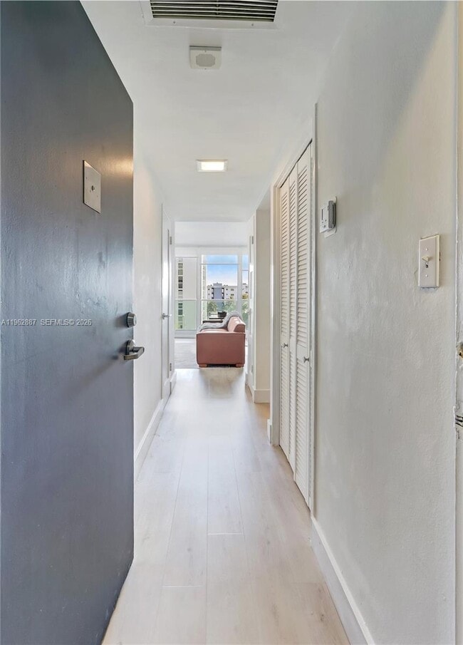 Building Photo - 1000 West Ave