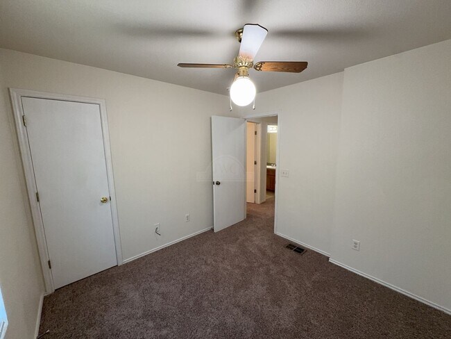 Building Photo - 4300 Abigail Dr
