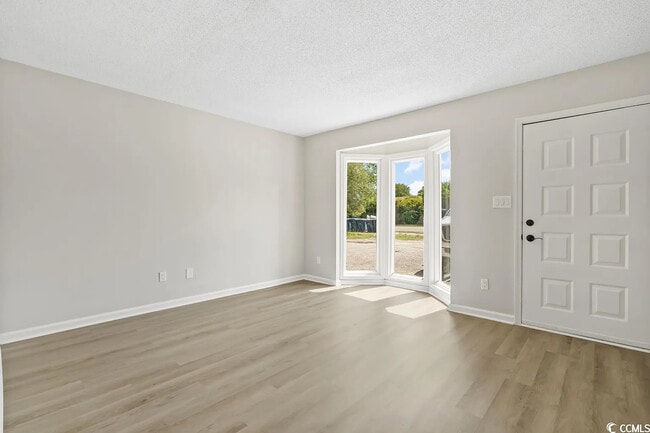 Building Photo - 708 65th Ave N