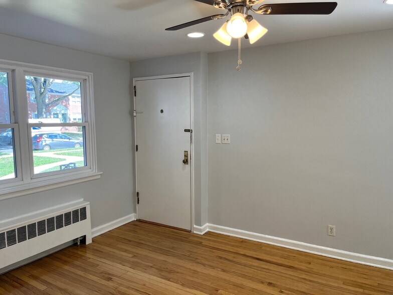 Primary Photo - 15A Carolyn Ter